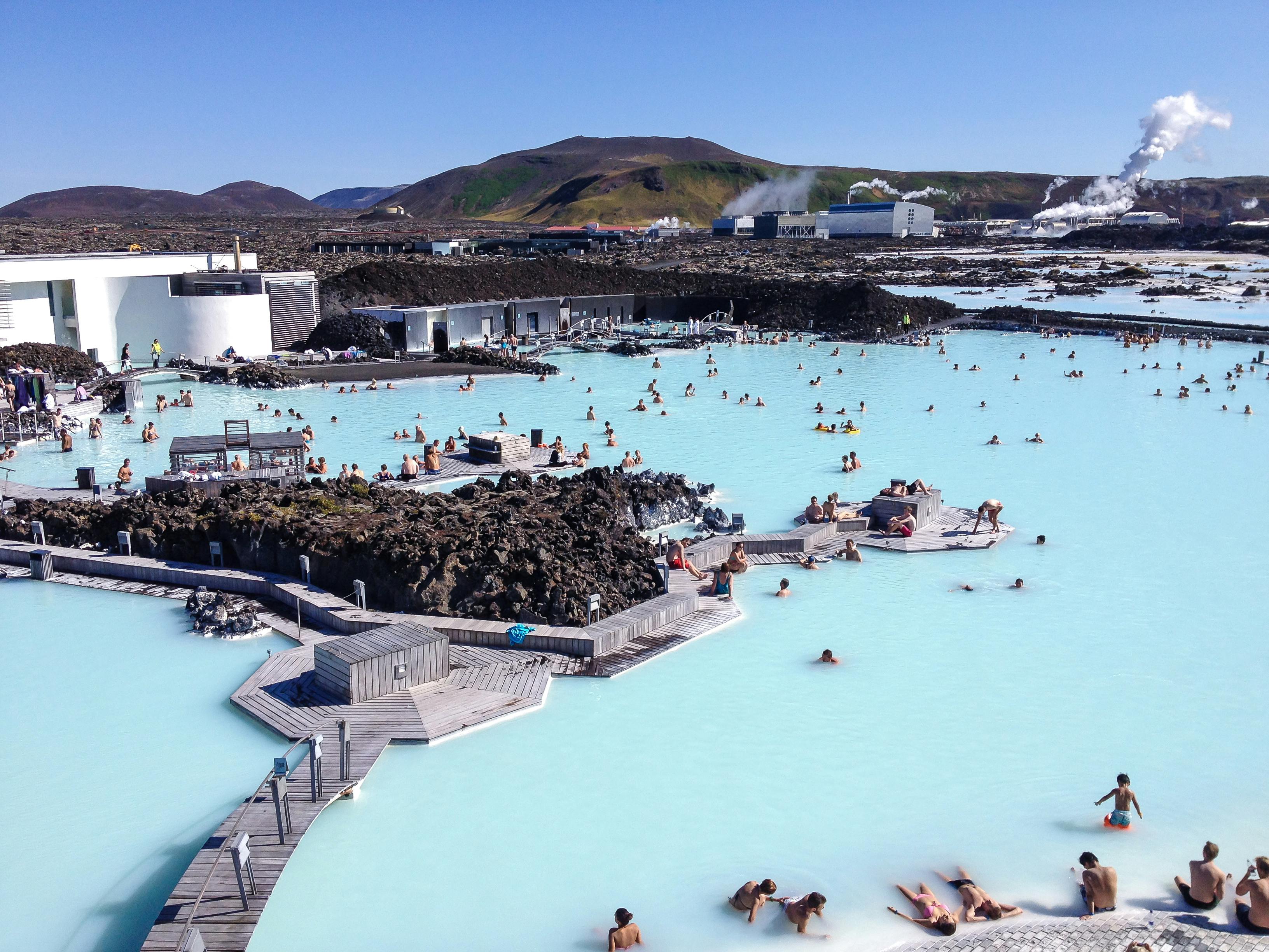 Private Luxury Jeep Transfer from Keflavik Airport to Reykjavik via Blue Lagoon